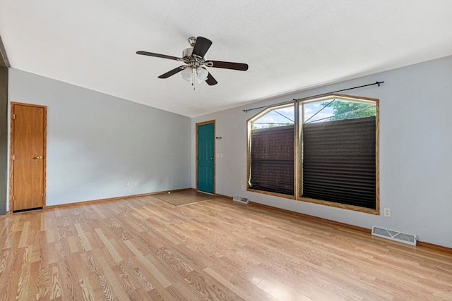 108 Hilton Ct, Mankato, MN 56001 - unfurnished room with light wood-style flooring and ceiling fan