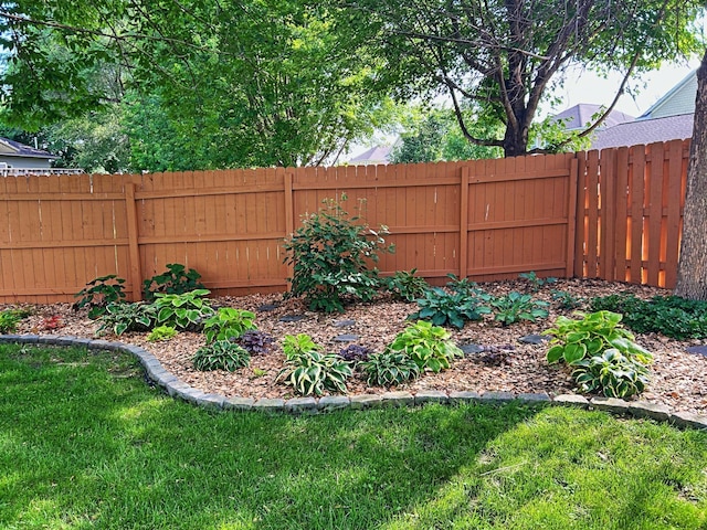 13334 Silverod Ct NW, Andover, MN 55304 - view of yard