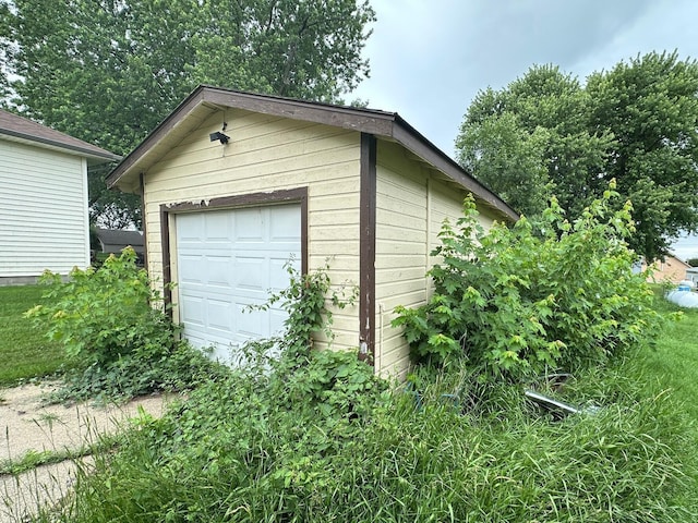 203 4th St, Beaver Creek, MN 56116 - view of detached garage