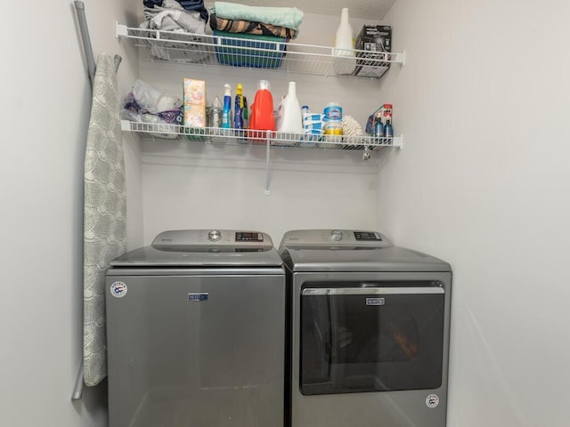 910 Burton Cir, Montrose, MN 55363 - laundry area with washing machine and dryer