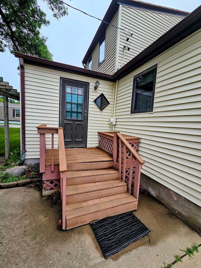 808 5th St SW, Pipestone, MN 56164 - entrance to property with a wooden deck