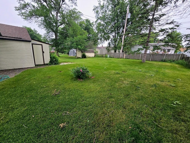 808 5th St SW, Pipestone, MN 56164 - view of yard with a shed