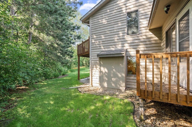 11409 Bren Rd, Minnetonka, MN 55343 - view of grassy yard featuring a wooden deck