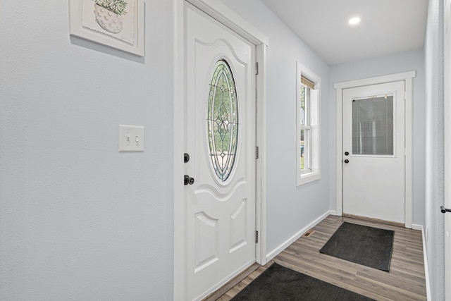 706 2nd Ave NW, New Brighton, MN 55112 - entryway featuring wood finished floors and recessed lighting