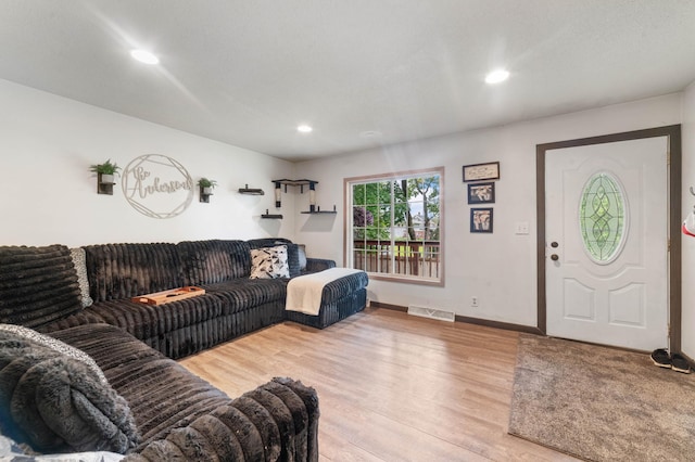 311 70th Ave W, Duluth, MN 55807 - living area featuring wood finished floors and recessed lighting