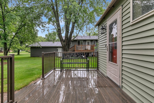 608 Summit Ave S, Sauk Rapids, MN 56379 - deck with a yard