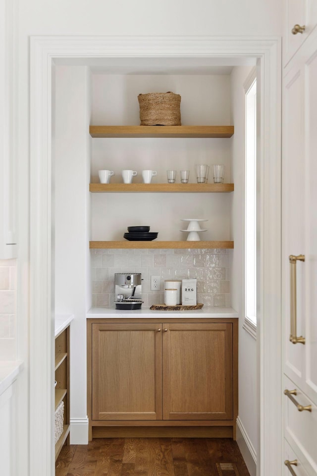 956 Mississippi River Blvd S, Saint Paul, MN 55116 - view of pantry