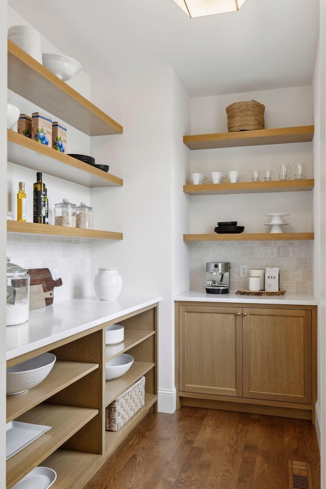 956 Mississippi River Blvd S, Saint Paul, MN 55116 - view of pantry