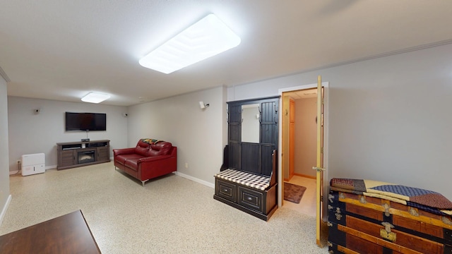 2017 Highland Ave, Albert Lea, MN 56007 - living area with baseboards