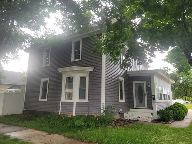302 3rd St W, Hastings, MN 55033 - view of front of house with entry steps