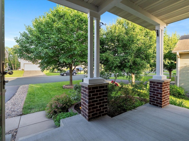 1788 Fescue Ct, Shakopee, MN 55379 - covered porch featuring a yard