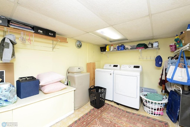 2833 1st St N, Fargo, ND 58102 - laundry room featuring washing machine and clothes dryer