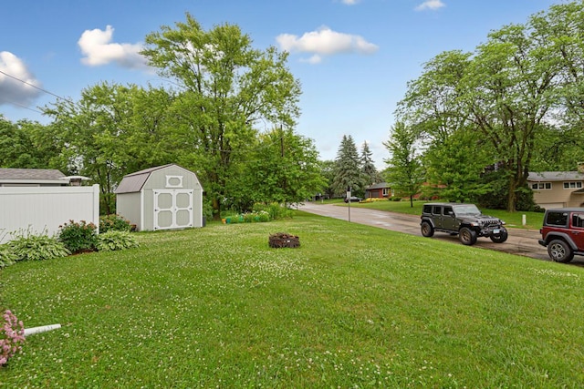 511 9th Ave SW, Faribault, MN 55021 - view of yard featuring a storage shed
