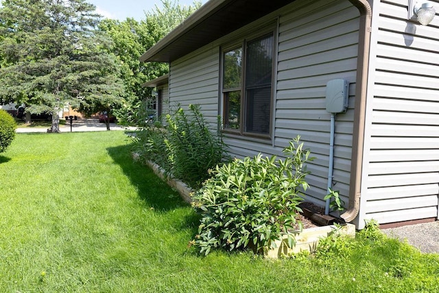 508 Jackson St SW, Hutchinson, MN 55350 - view of home's exterior with a yard