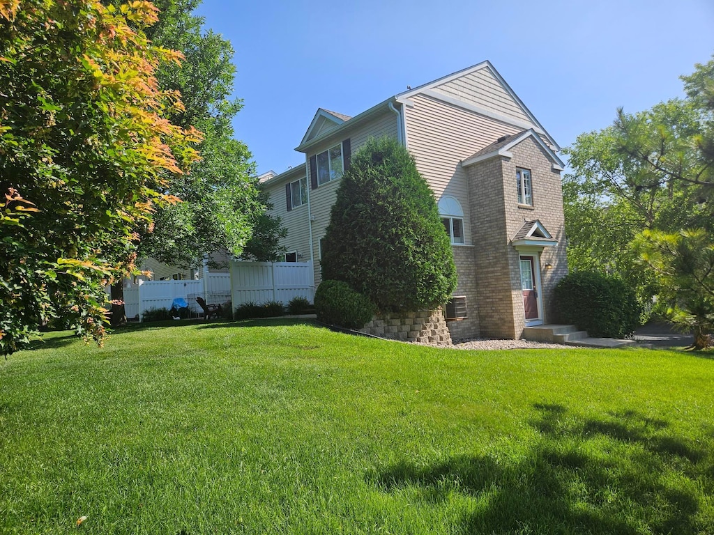 7792 Village Pl, Chanhassen, MN 55317 - photo 1