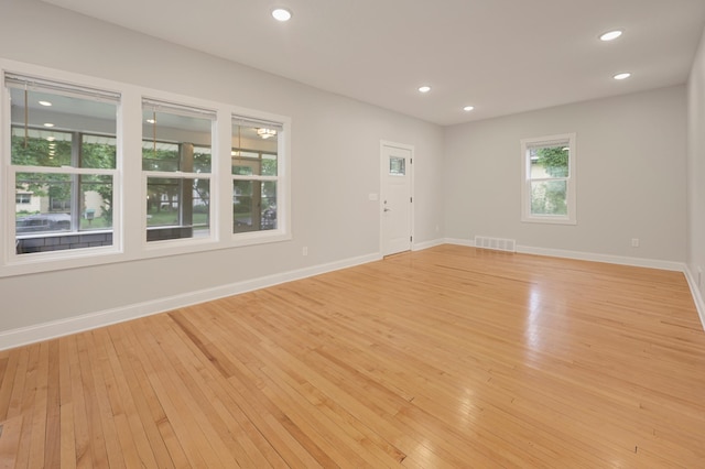 730 13th Ave S, Saint Cloud, MN 56301 - unfurnished room featuring light wood-type flooring and recessed lighting