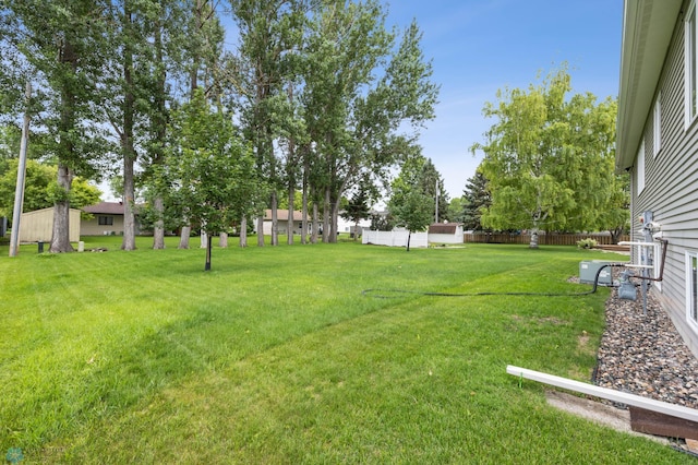 611 4th St NE, Dilworth, MN 56529 - view of yard