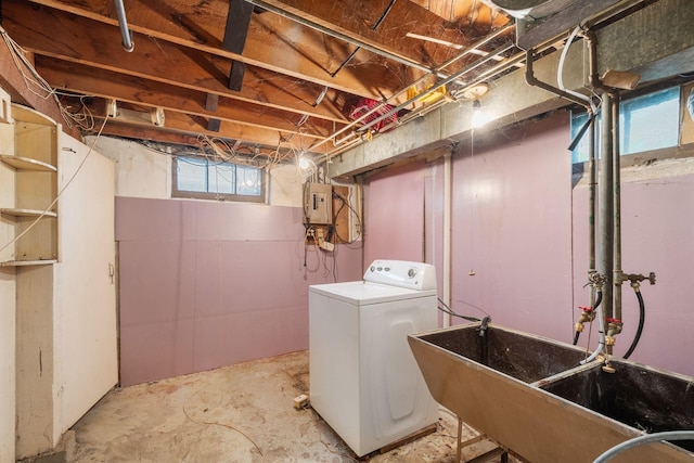 5123 Chicago Ave, Minneapolis, MN 55417 - laundry area featuring washer / dryer and water heater