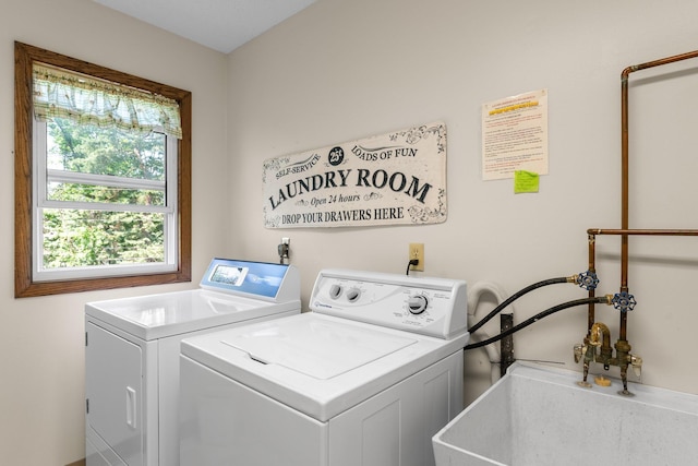 1150 Dellwood St S Unit 306, Cambridge, MN 55008 - laundry area with washer and clothes dryer
