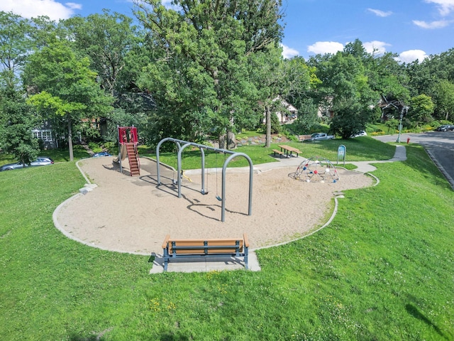 1511 Branston St, Saint Paul, MN 55108 - view of community featuring a yard and view of wooded area