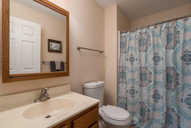 107 Oxford Path, Mankato, MN 56001 - full bathroom with vanity and a shower with curtain