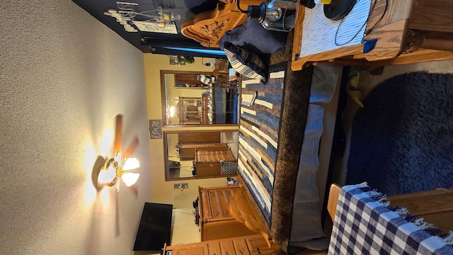 2145 Kenneth Dr, Albert Lea, MN 56007 - bedroom with a textured wall