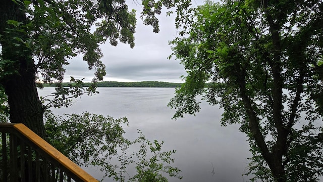 2145 Kenneth Dr, Albert Lea, MN 56007 - water view