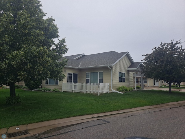 5409 University Dr S Unit D, Fargo, ND 58104 - single story home featuring roof with shingles
