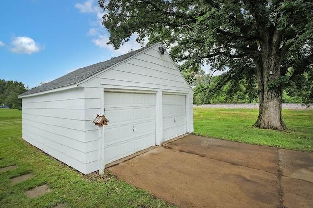 913 12th Ave SE, Austin, MN 55912 - view of detached garage