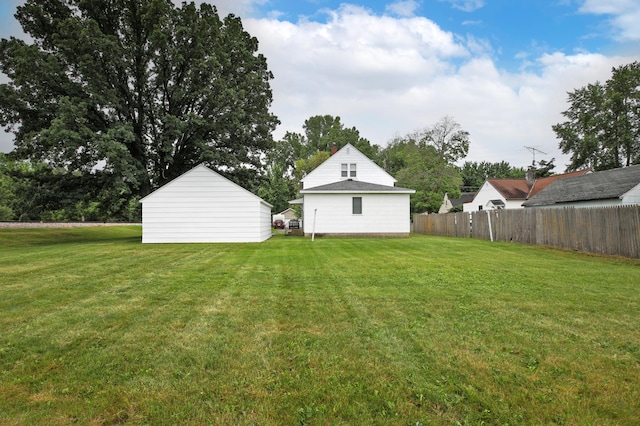 913 12th Ave SE, Austin, MN 55912 - view of yard