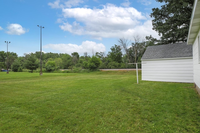 913 12th Ave SE, Austin, MN 55912 - view of green lawn