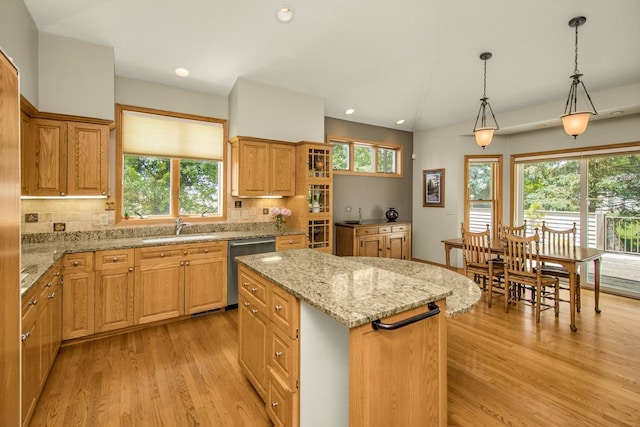 485 Preserve Path W, Saint Paul, MN 55118 - kitchen with stainless steel dishwasher, light wood finished floors, plenty of natural light, and recessed lighting