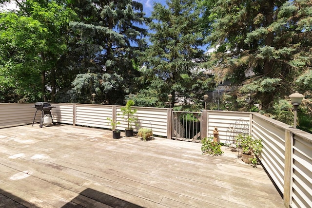 485 Preserve Path W, Saint Paul, MN 55118 - wooden deck featuring area for grilling