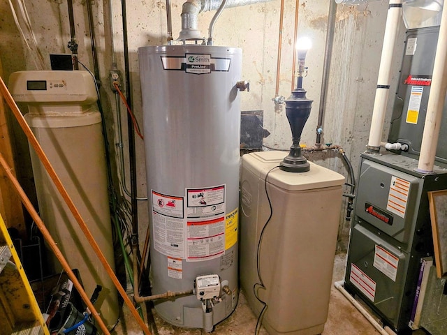 902 6th Ave SE, Pipestone, MN 56164 - utilities featuring gas water heater and heating unit