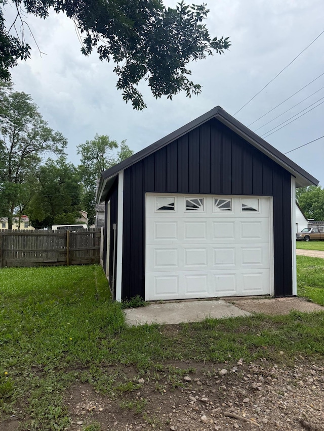 409 4th St W, Canby, MN 56220 - view of detached garage