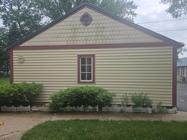 442 Cleveland Ave W, Winnebago, MN 56098 - view of side of property