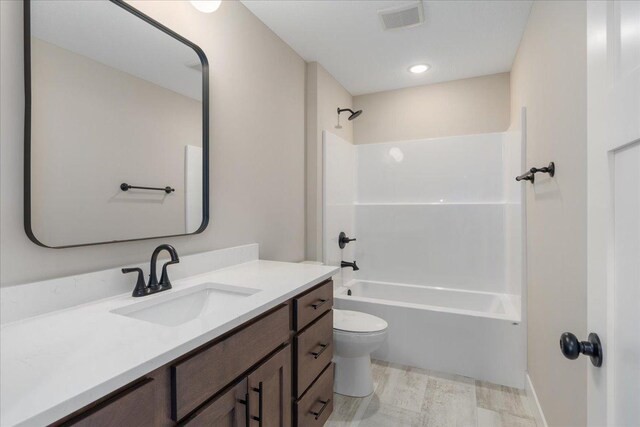 943 146th Ave, New Richmond, WI 54017 - bathroom featuring vanity and shower / washtub combination
