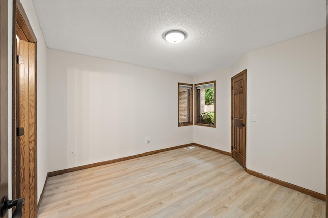 5687 Dunlap Ave N, Shoreview, MN 55126 - photo 30