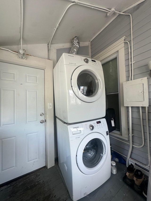 713 2nd St NE, Minneapolis, MN 55413 - washroom with stacked washing machine and dryer