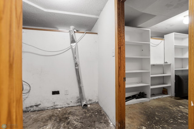 1709 13th Ave S, Fargo, ND 58103 - laundry area with a textured ceiling