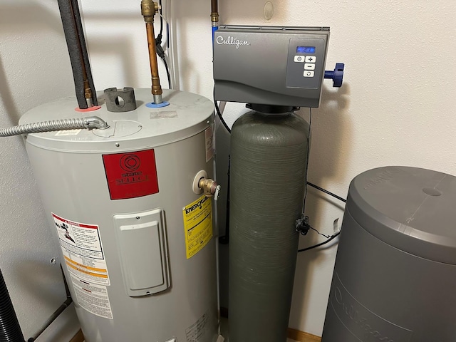 111 W Ave, Ottertail, MN 56571 - utilities with electric water heater