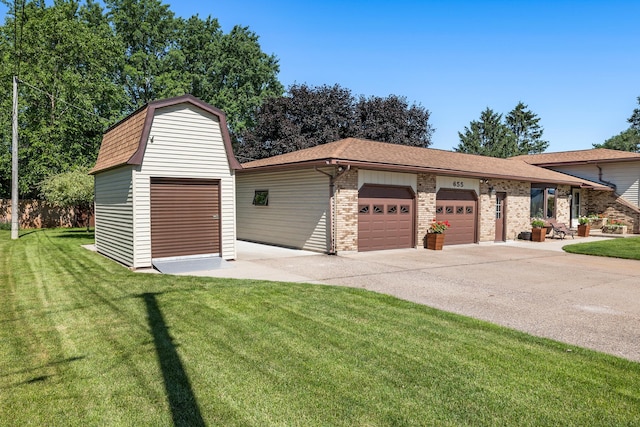 655 48th Ave, Goodview, MN 55987 - garage with concrete driveway
