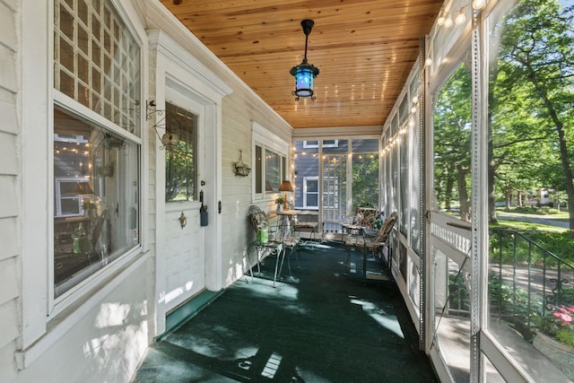 1323 Keston St, Saint Paul, MN 55108 - view of sunroom / solarium