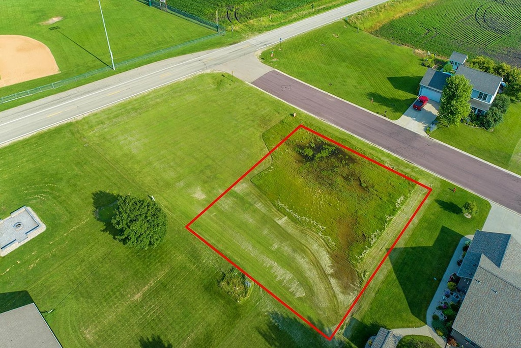 21 Marples Ave, Minnesota Lake, MN 56068