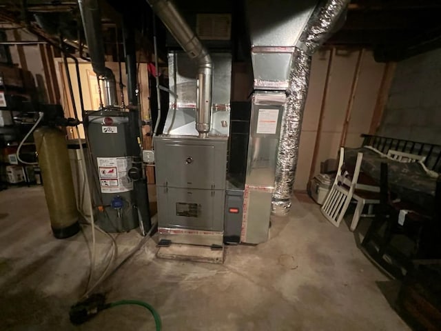 2700 Olde Wood Ct, Minnetonka, MN 55391 - utility room with water heater and heating unit