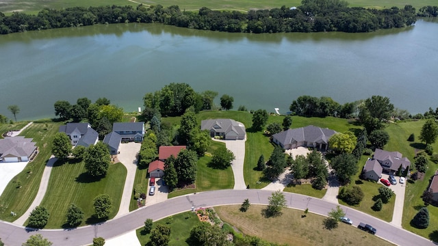 1215 Shore Dr SW, Hutchinson, MN 55350 - aerial view of residential area featuring a nearby body of water