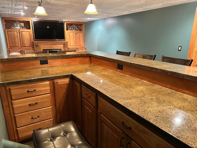 515 2nd St SW, New Richland, MN 56072 - bar featuring an ornate ceiling and pendant lighting