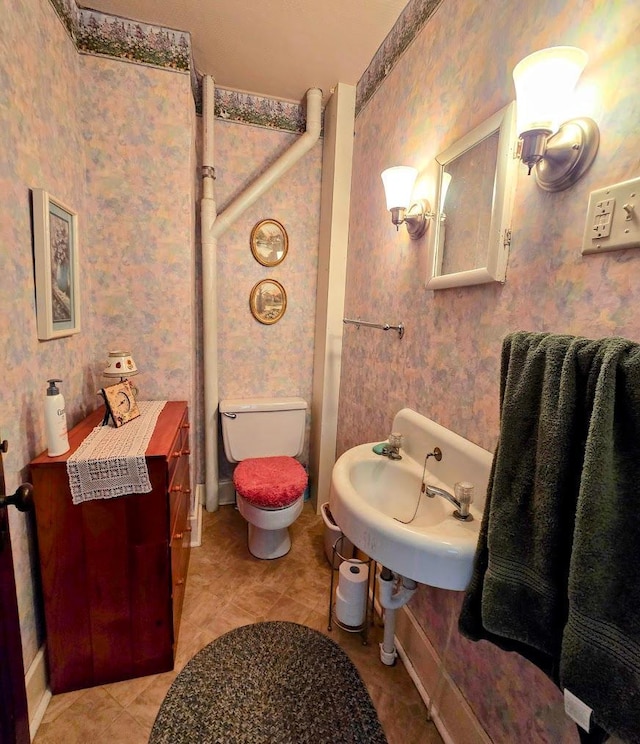 2047 60th Ave, Altona Twp, MN 56164 - bathroom with wallpapered walls and tile patterned floors