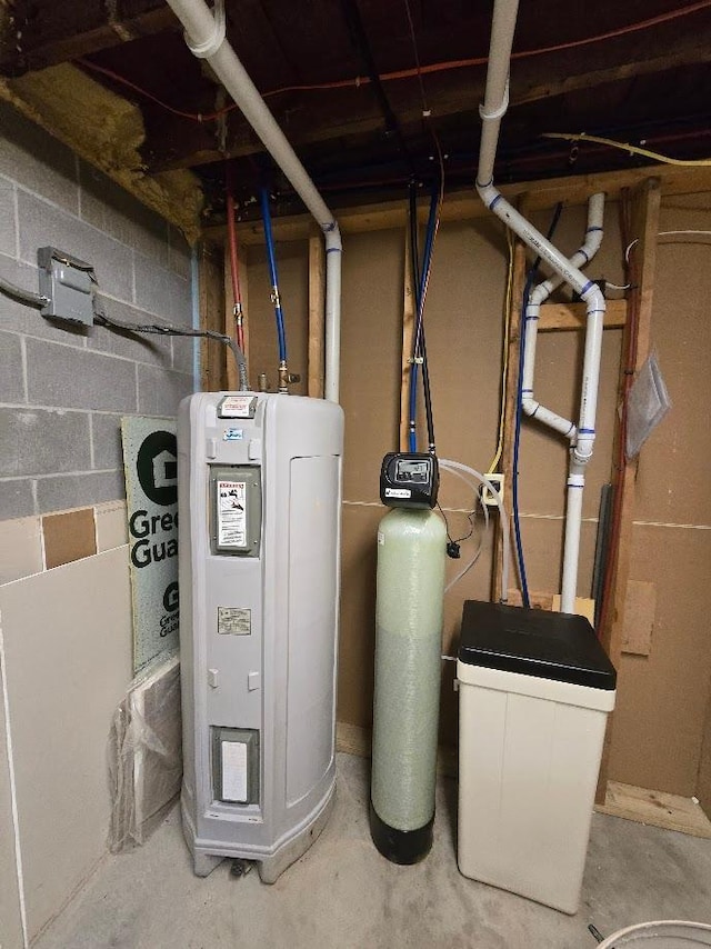 2047 60th Ave, Altona Twp, MN 56164 - utility room featuring water heater