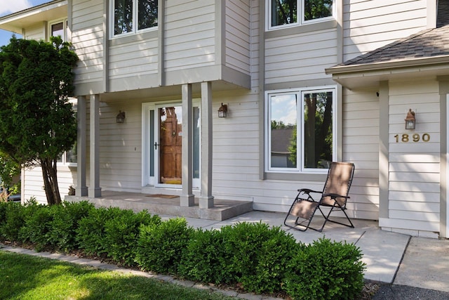 1890 Partridge Cir, Chanhassen, MN 55331 - entrance to property featuring roof with shingles